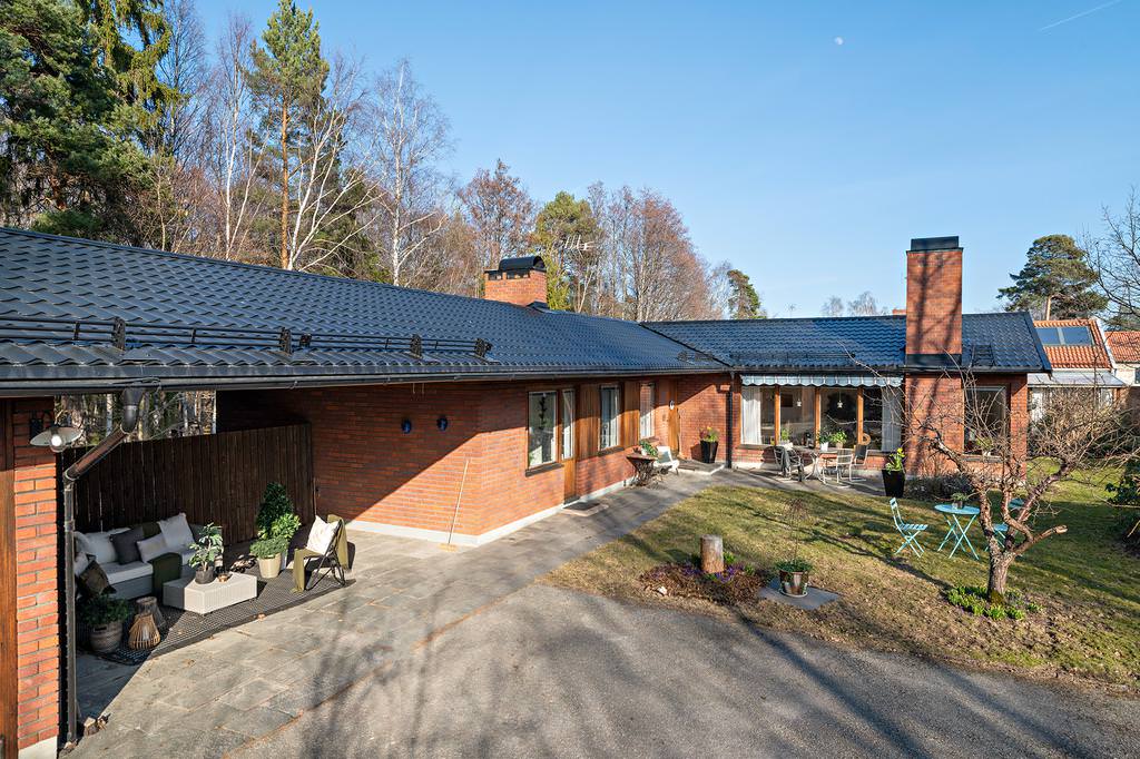 Takomläggning & Fönsterrenovering Sommarstuga. Uppsala Sävja